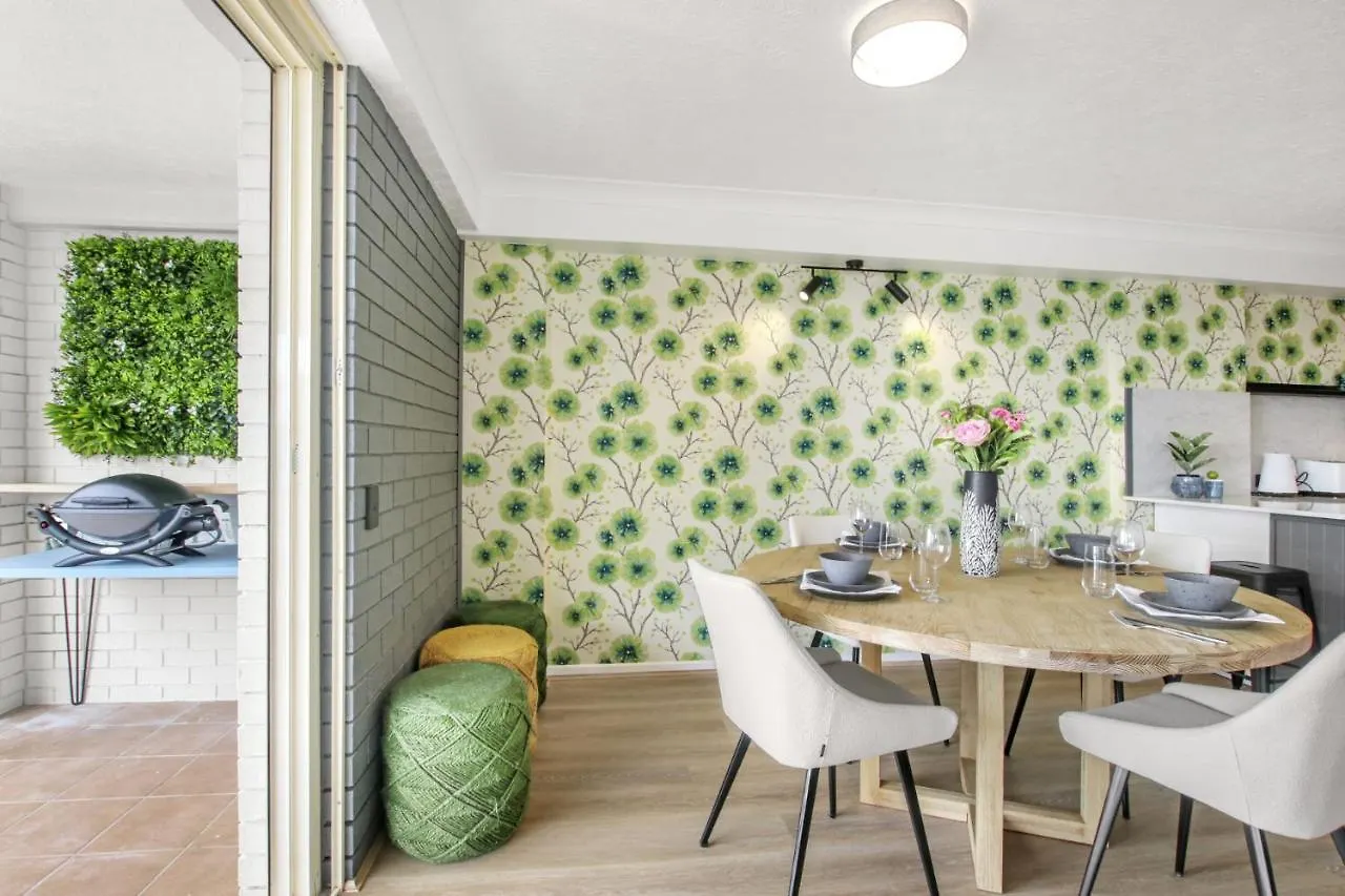 Canberra Heights Unit 2 35 Canberra Tce Kings Beach Caloundra 0*,  Australia