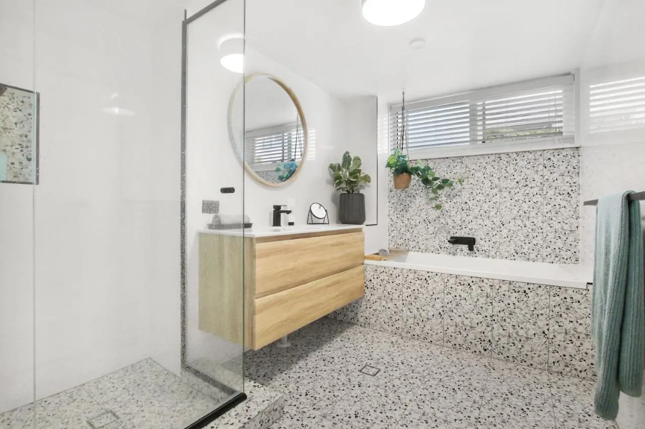 Canberra Heights Unit 2 35 Canberra Tce Kings Beach Калаундра Апартаменты